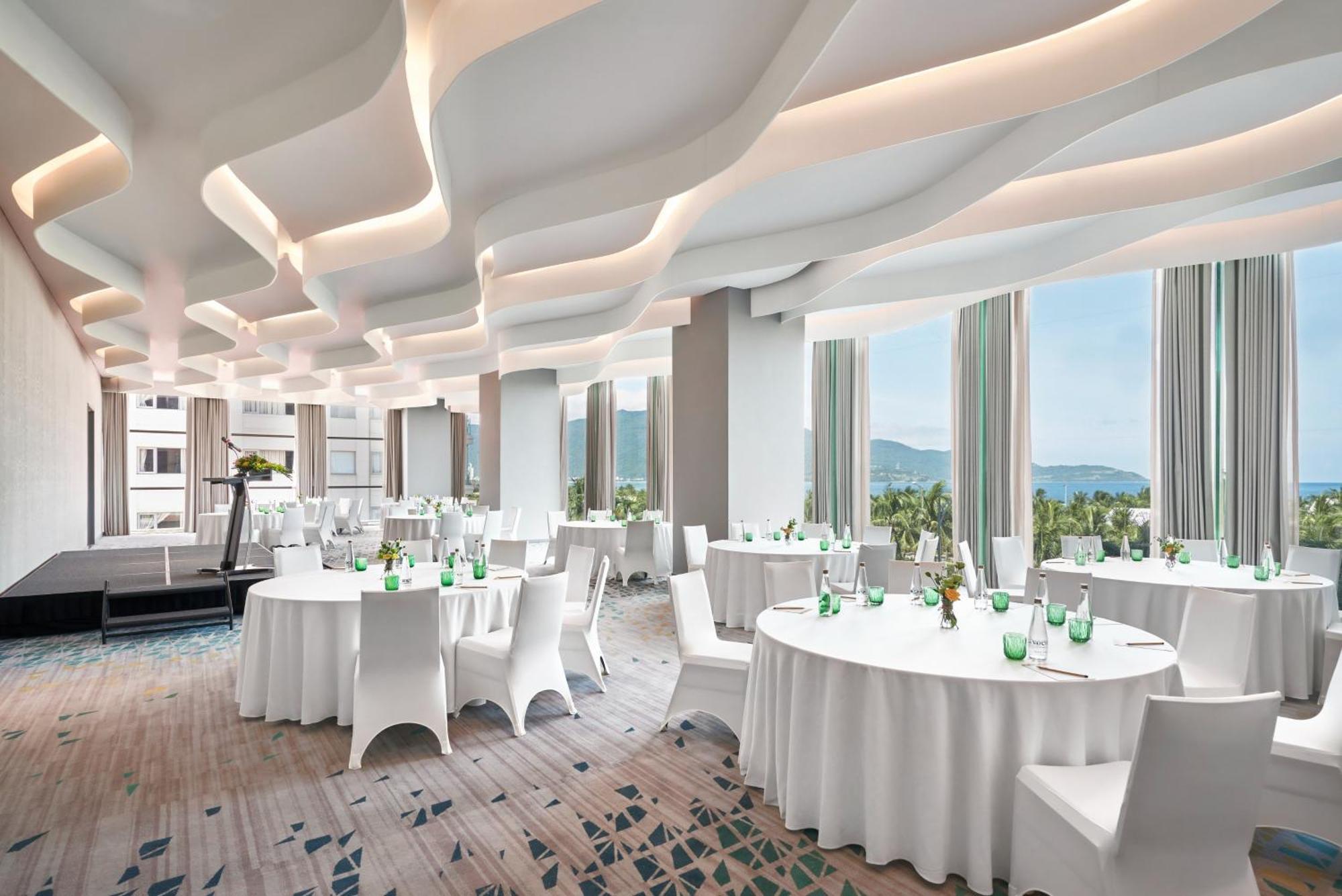 Voco Ma Belle Danang By Ihg Hotel Exterior photo