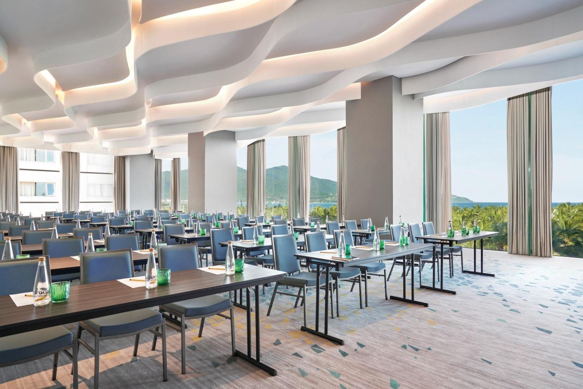 Voco Ma Belle Danang By Ihg Hotel Exterior photo
